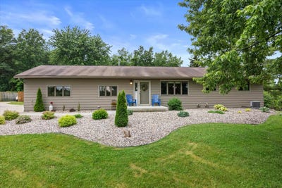/international/us/4591-kennedy-road-cottage-grove-wi-110108819996/