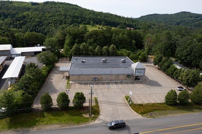 /international/us/360-summer-street-bristol-nh-110101216776/