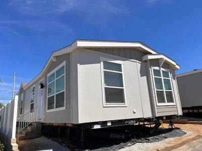 /international/us/3444-w-center-street-riverside-ca-110107057694/