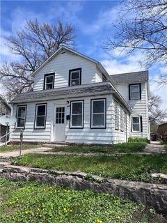/international/us/132-3rd-street-nw-ortonville-mn-110105386034/