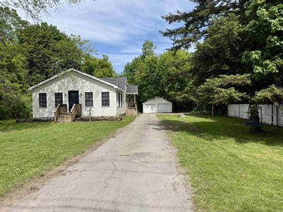 /international/us/216-andrews-street-massena-ny-110108333407/