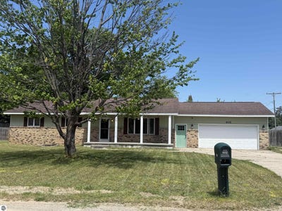 /international/us/602-lincoln-street-kalkaska-mi-110108129770/