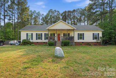 /international/us/2825-sweeping-pine-lane-denver-nc-110107567248/
