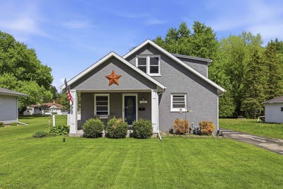 /international/us/1420-n-owaissa-street-appleton-wi-110108449915/
