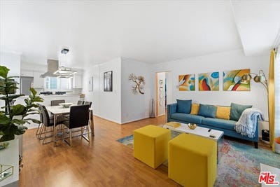 /international/us/22030-calvert-st-woodland-hills-ca-110104973766/