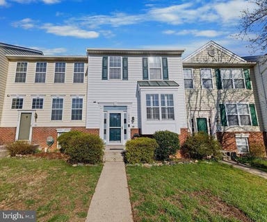 /international/us/17372-legacy-terrace-round-hill-va-110106768077/
