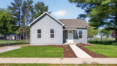 /international/us/104-s-oak-street-arrowsmith-il-110107631734/
