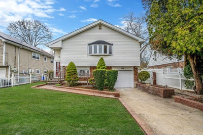 /international/us/623-dartmouth-street-westbury-ny-110098430357/