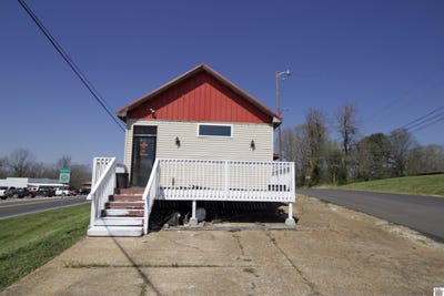 /international/us/28-elm-street-bardwell-ky-110106756373/