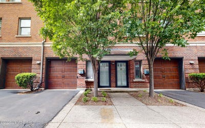 /international/us/638-s-2nd-st-louisville-ky-110107956033/