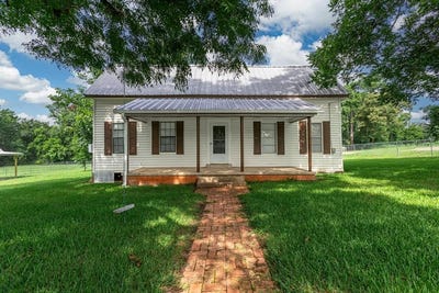/international/us/903-maple-ave-cushing-tx-110108959529/
