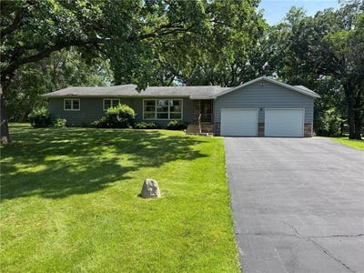 /international/us/1023-woodland-loop-fergus-falls-mn-110100814052/