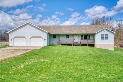 /international/us/10488-w-grand-river-road-handy-twp-mi-110107380509/