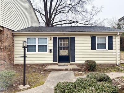 /international/us/1002-willow-drive-chapel-hill-nc-110105730311/