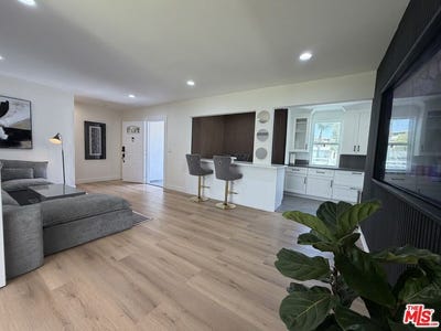 /international/us/11836-laurelwood-dr-studio-city-ca-110108193396/
