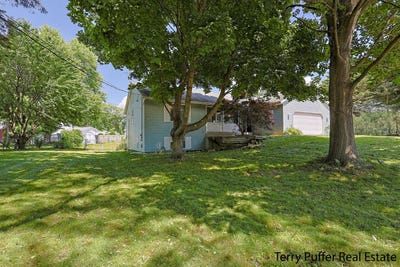 /international/us/4651-remembrance-road-nw-grand-rapids-mi-110100348167/