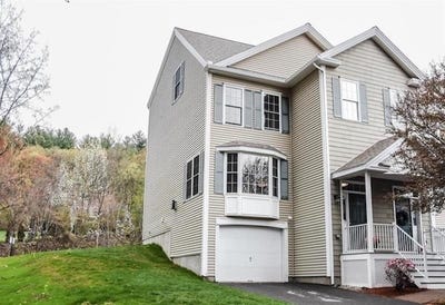 /international/us/14-georgetowne-drive-nashua-nh-110109041097/