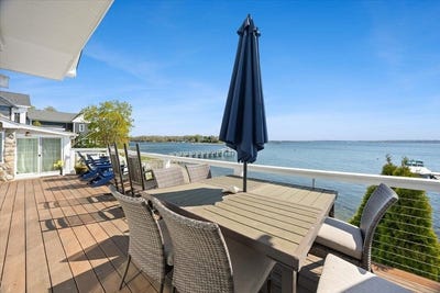 /international/us/106-king-philip-ave-bristol-ri-110108193090/