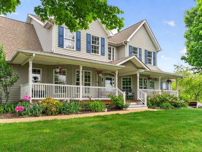 /international/us/235-howardsville-rd-staunton-va-110105870474/