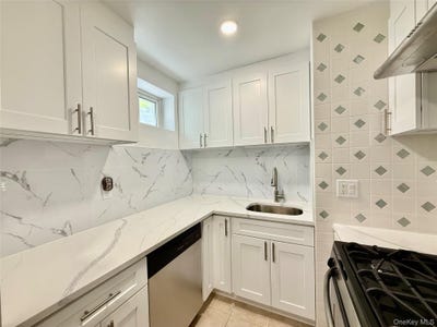 /international/us/67-45a-cloverdale-lane-bayside-ny-110108106738/
