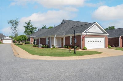 /international/us/5011-autumn-leaf-court-phenix-city-al-110108661999/