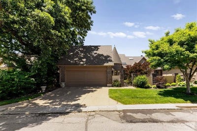 /international/us/12520-cedar-street-leawood-ks-110108341715/