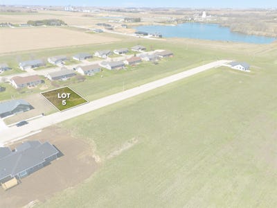 /international/us/940-10th-st-sw-dyersville-ia-110107317358/