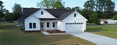 /international/us/469-e-poplar-street-bladenboro-nc-110107752284/