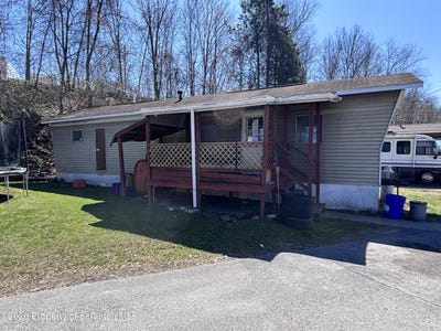 /international/us/1054-springbrook-avenue-moosic-pa-110107381955/
