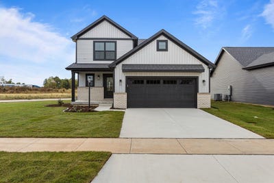 /international/us/20-meadow-drive-monticello-il-110108449151/