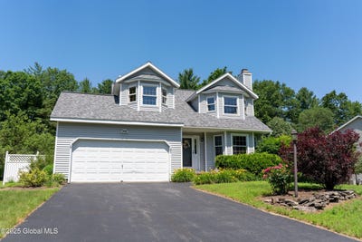 /international/us/21-fairmount-drive-wilton-ny-110100511821/