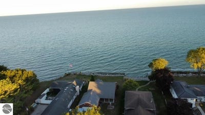 /international/us/587-pine-east-tawas-mi-110099175653/