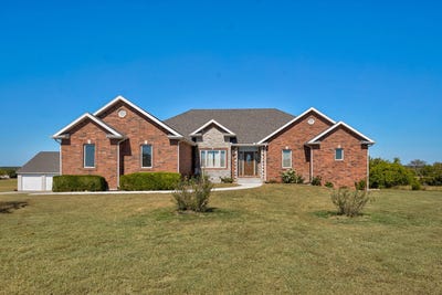 /international/us/1445-highway-215-brighton-mo-110120488014/