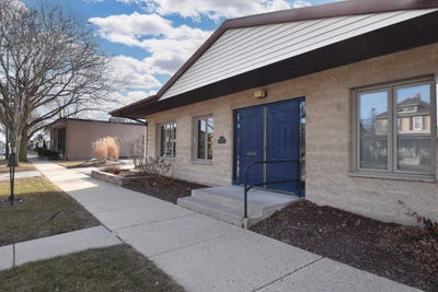 /international/us/1244-west-blvd-racine-wi-110097974833/