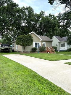 /international/us/815-meade-street-brookfield-mo-110108960683/