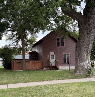 /international/us/764-3rd-avenue-windom-mn-110109138552/