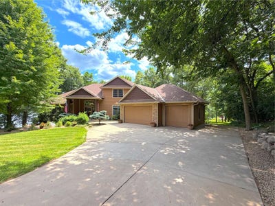 /international/us/12662-louisa-court-south-haven-mn-110119437516/