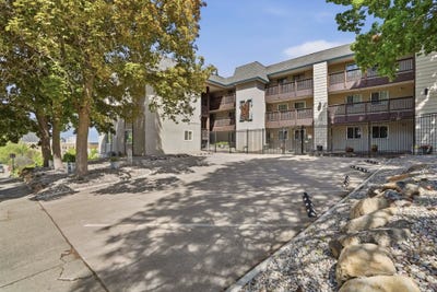 /international/us/214-w-6th-ave-spokane-wa-110108175467/
