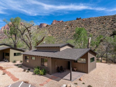 /international/us/1775-zion-park-blvd-springdale-ut-110106786459/