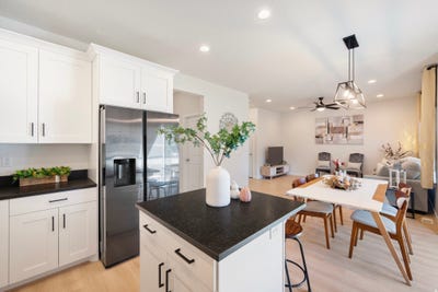 /international/us/12669-s-quail-lake-dr-w-riverton-ut-110110296893/