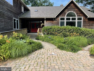 /international/us/126-gilbert-court-edgewater-md-110107163159/