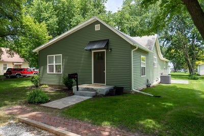 /international/us/314-n-2nd-avenue-chenoa-il-110109159325/