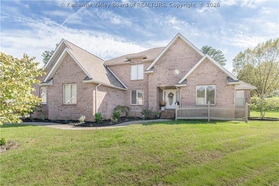 /international/us/231-glen-oaks-court-hurricane-wv-110120654777/