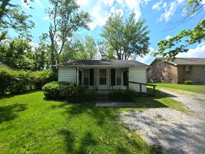 /international/us/704-woodrow-st-manchester-tn-110099981674/