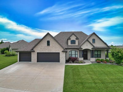 /international/us/1914-lasso-circle-columbia-mo-110099868138/