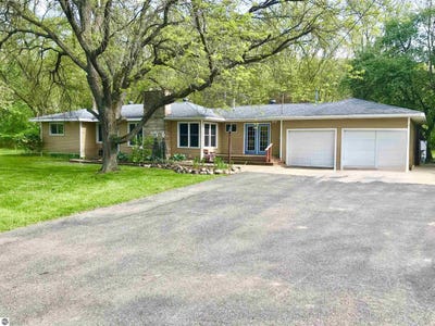 /international/us/700-702-e-remus-road-mt-pleasant-mi-110108346907/