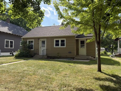 /international/us/106-n-oak-street-hendricks-mn-110119741506/