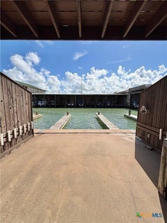 /international/us/440-s-15th-street-port-o-connor-tx-110100691338/