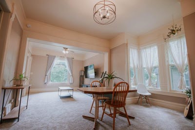 /international/us/624-s-garfield-avenue-janesville-wi-110101112075/?lang=en