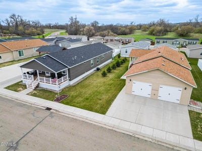 /international/us/1613-deerfield-road-se-mandan-nd-110108395692/